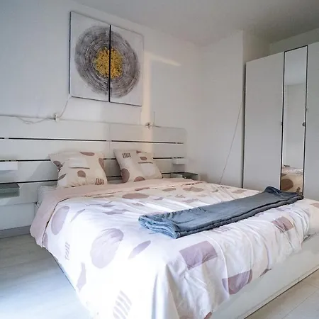 Spacious And Bright 65 M Saint-Denis (Seine-Saint-Denis)